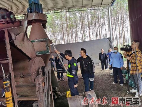 南寧一泥炭土加工廠廢料污染引爭議，執(zhí)法部門稱對作物與土壤無害